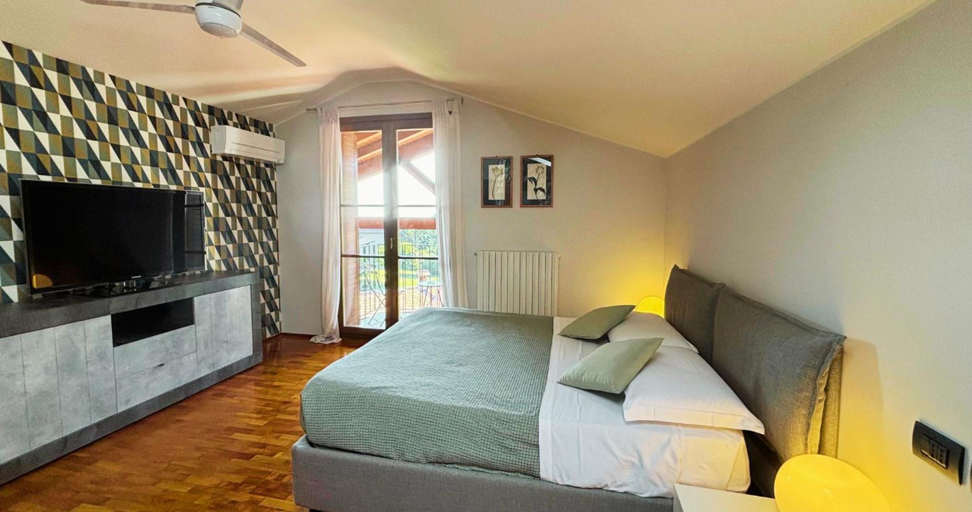 Bed and Breakfast Casa Ceruti Villa Guardia Exterior foto